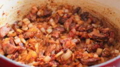 овощное рагу с колбасой