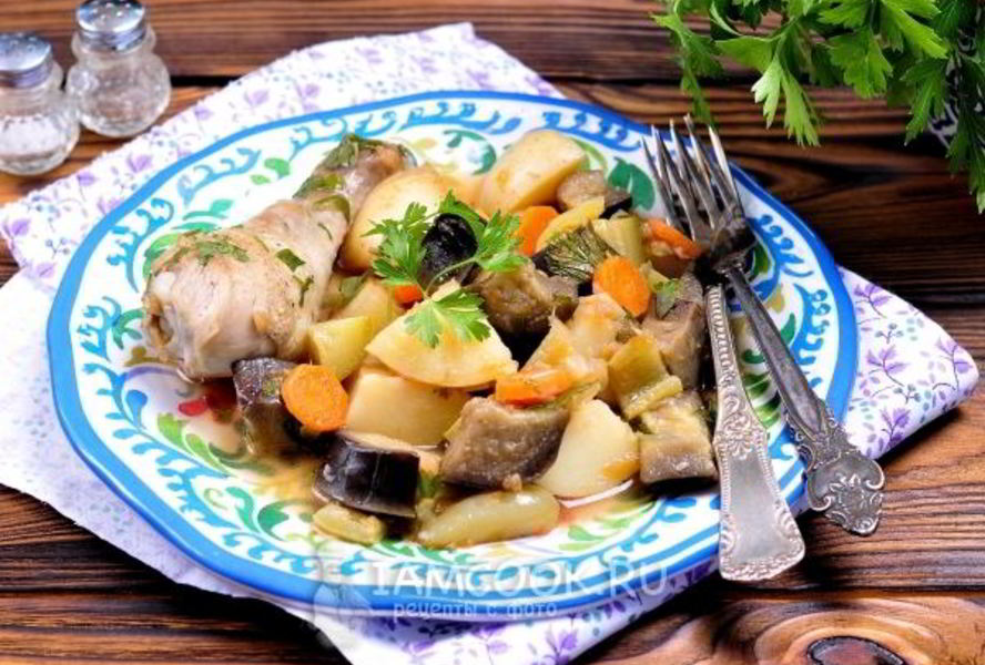 Овощное рагу с курицей в мультиварке