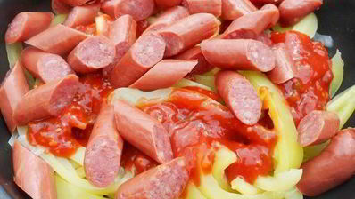 овощное рагу с острыми колбасками