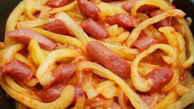 овощное рагу с острыми колбасками