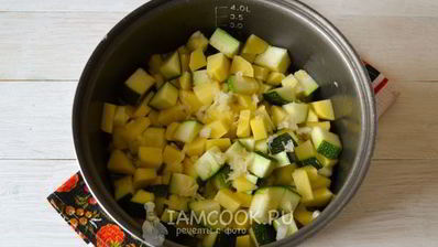 постное рагу из кабачков с картошкой в мультиварке