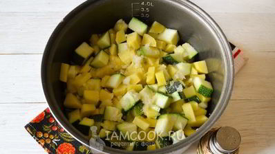 постное рагу из кабачков с картошкой в мультиварке