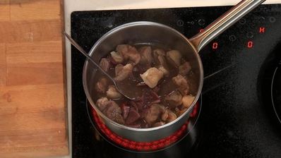 рагу из барашка с чесночной подливой