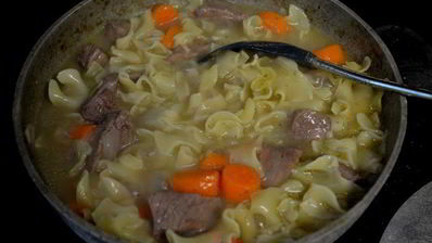 рагу из говядины с лапшой