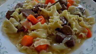 рагу из говядины с лапшой