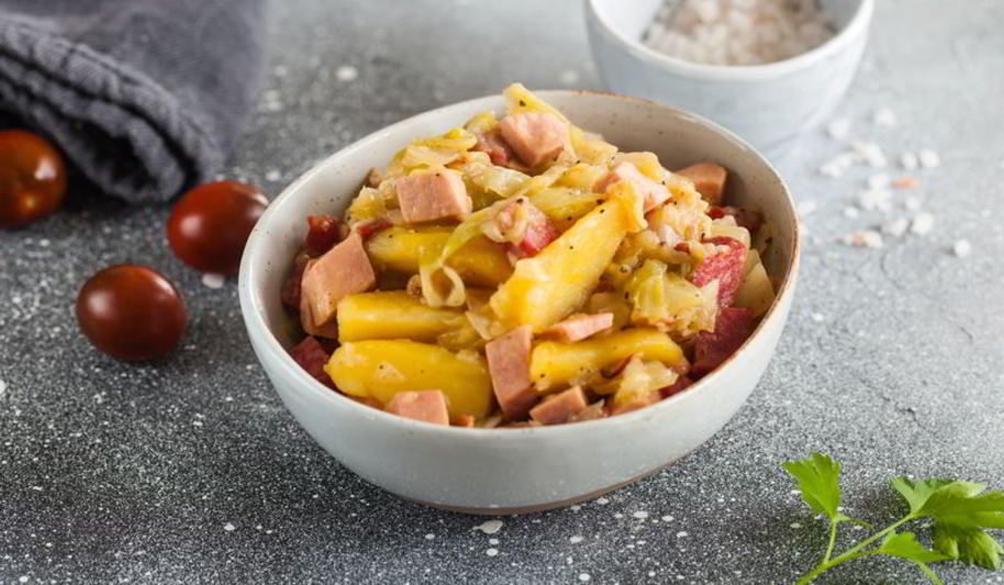 Рецепт рагу из капусты с картофелем и мясными остатками