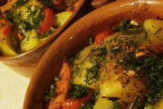 Рагу с курицей и овощами в горшочке