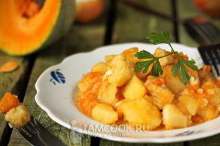 Рагу с курицей, тыквой и цветной капустой в мультиварке