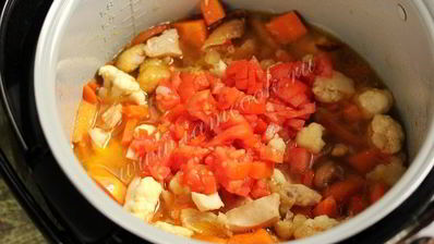 рагу с курицей, тыквой и цветной капустой в мультиварке