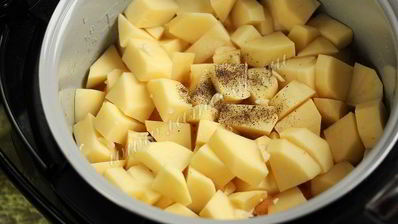 рагу с курицей, тыквой и цветной капустой в мультиварке