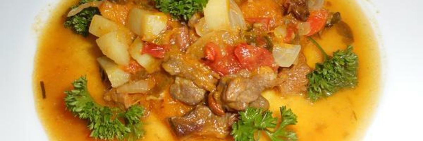 Запеченная тыква, фаршированная рагу с говядиной