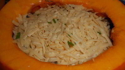 запеченная тыква, фаршированная рагу с говядиной