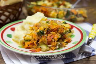 Запеченное рагу из кабачков в духовке