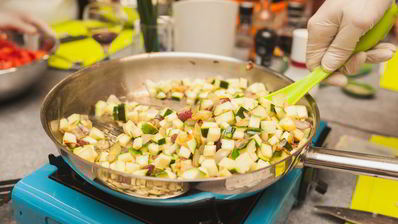 яркий рататуй с семгой