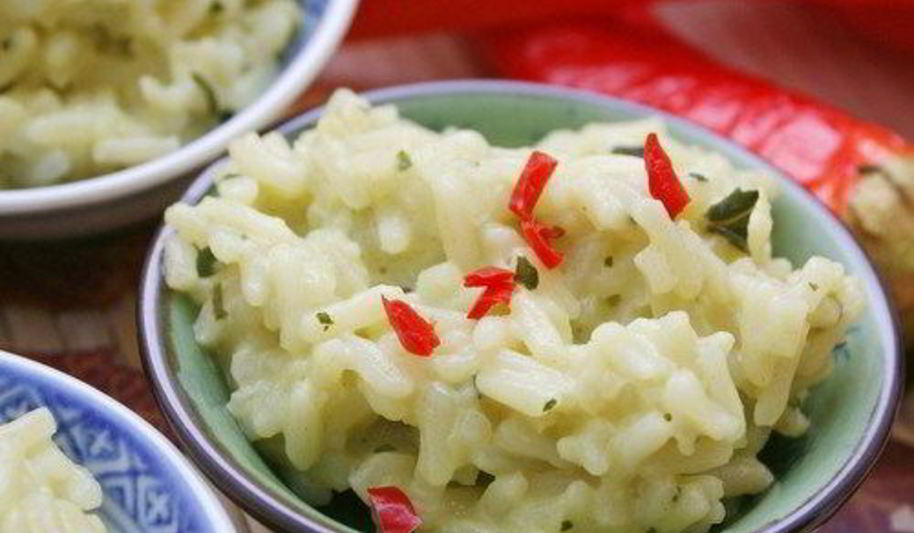 Рецепт летнего ризотто с зеленью, фетой и кабачками