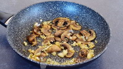 ризотто из пасты орзо с грибами и горошком