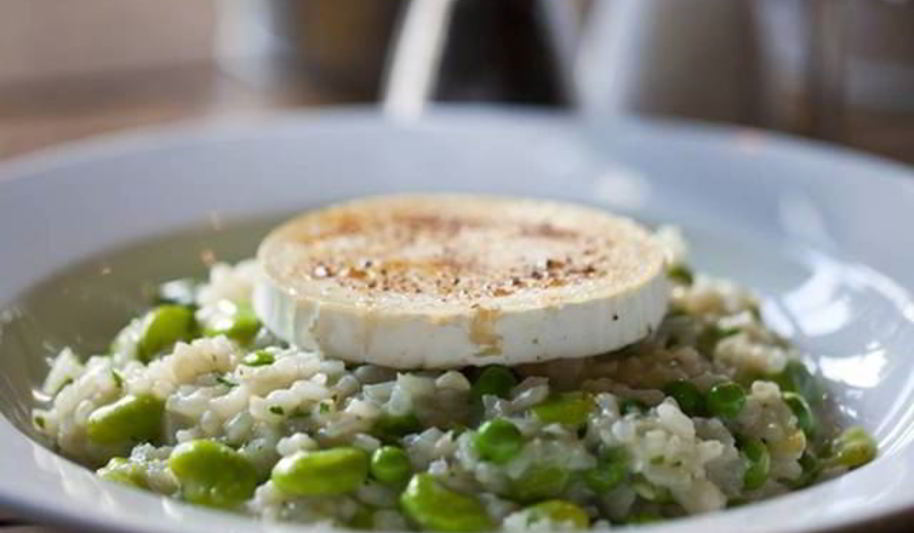 Рецепт ризотто из весенних овощей с козьим сыром