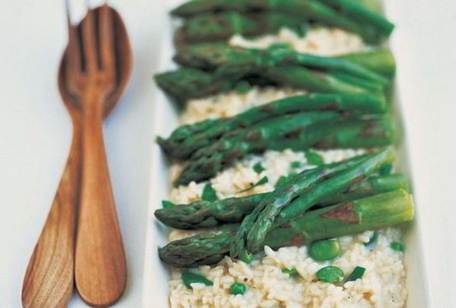 Ризотто с бобами и спаржей