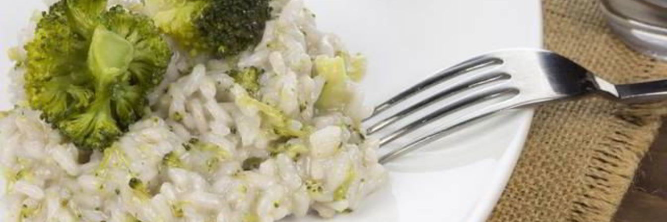 Ризотто с брокколи, орехами и сыром