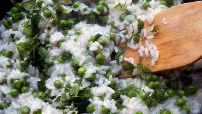 ризотто с горошком и мятой
