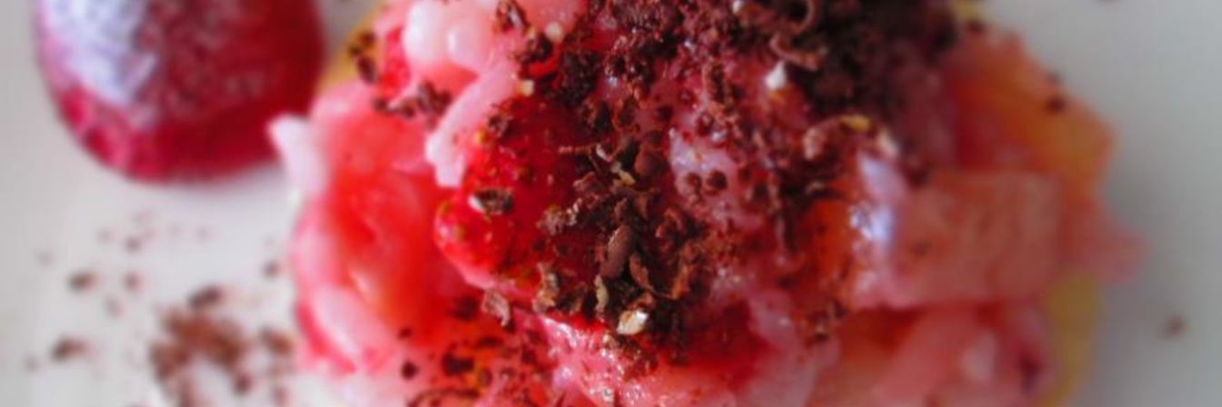 Ризотто с клубникой и ананасами