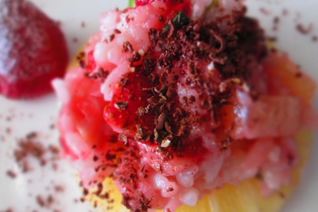 Ризотто с клубникой и ананасами