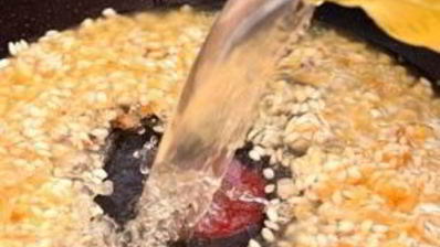 ризотто с креветками и горошком