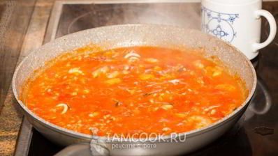 ризотто с морепродуктами в томатном соусе