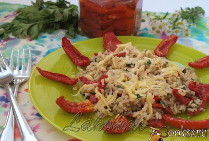 Ризотто с петрушкой и вялеными помидорами