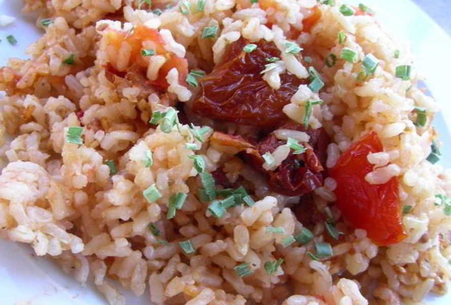 Ризотто с помидорами и вялеными томатами