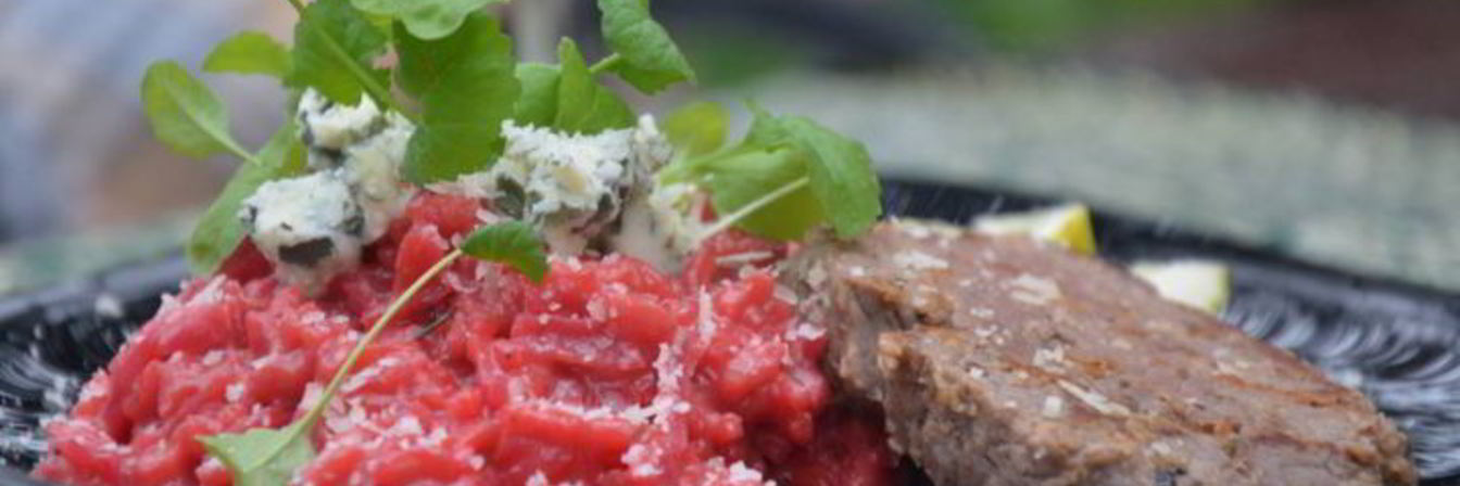 Ризотто со свеклой и стейками