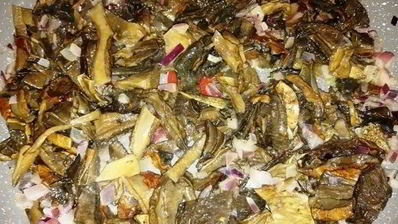 розовое ризотто с белыми грибами