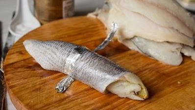 рулетики из дорады с шафрановым ризотто