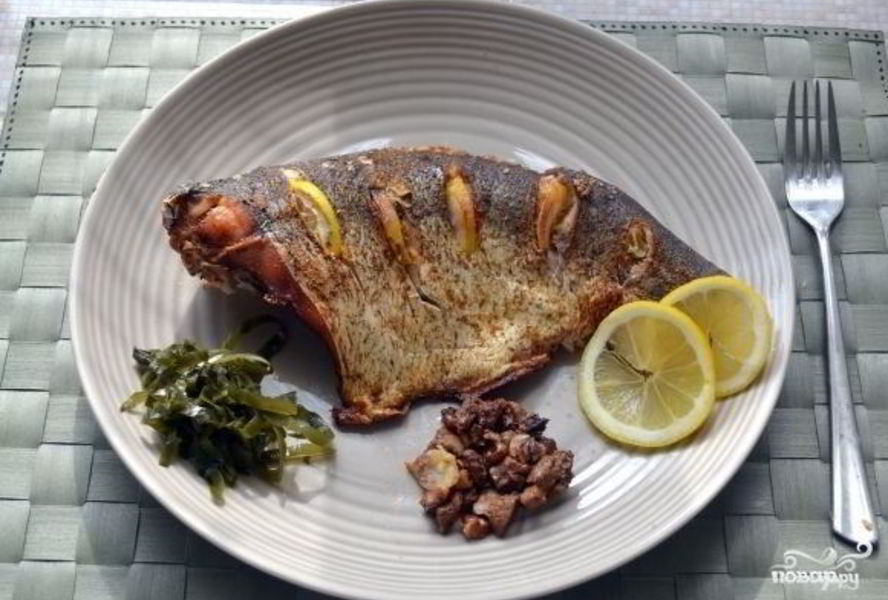 Белая рыба, запеченная в духовке