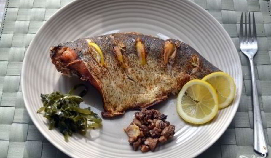 Рецепт белой рыбы, запеченной в духовке