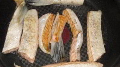 брюшки семги жареные