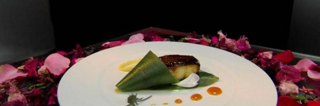 Черная треска в мисо-соусе с банановым пюре