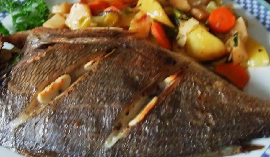 Рецепт дорады в духовке запеченная с картофелем и овощами