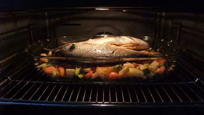 дорада в духовке запеченная с картофелем и овощами