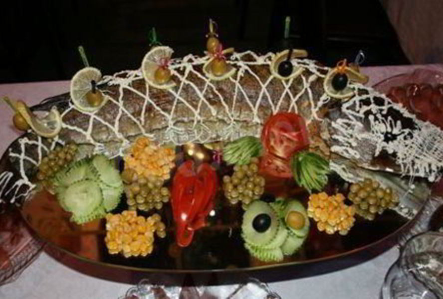 Фаршированный судак в духовке