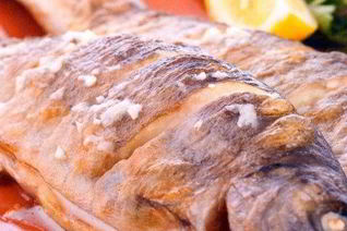 Форель с чесночной заправкой