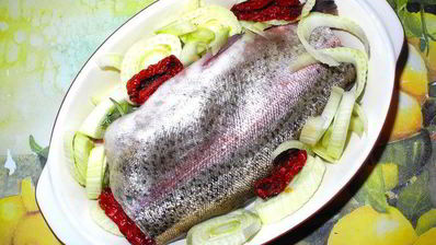 форель с фенхелем и солеными лимонами