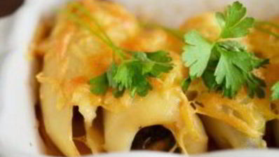 кальмары, фаршированные грибами и черносливом