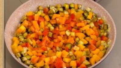 камбала под овощами