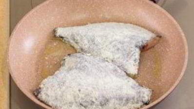 камбала под овощами