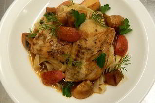 Камбала с шампиньонами