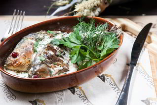 Караси в сметане