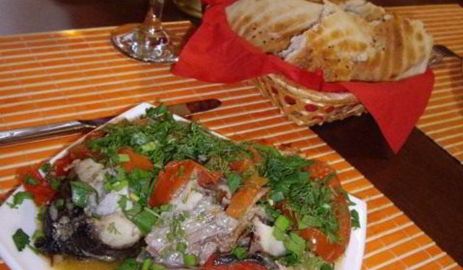 Рецепт карпа тушенного с помидорами