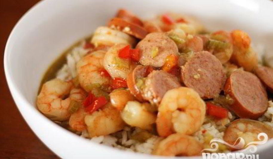 Рецепт креветок с сосисками и рисом