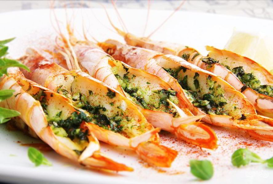 Лангустины, запеченные в духовке